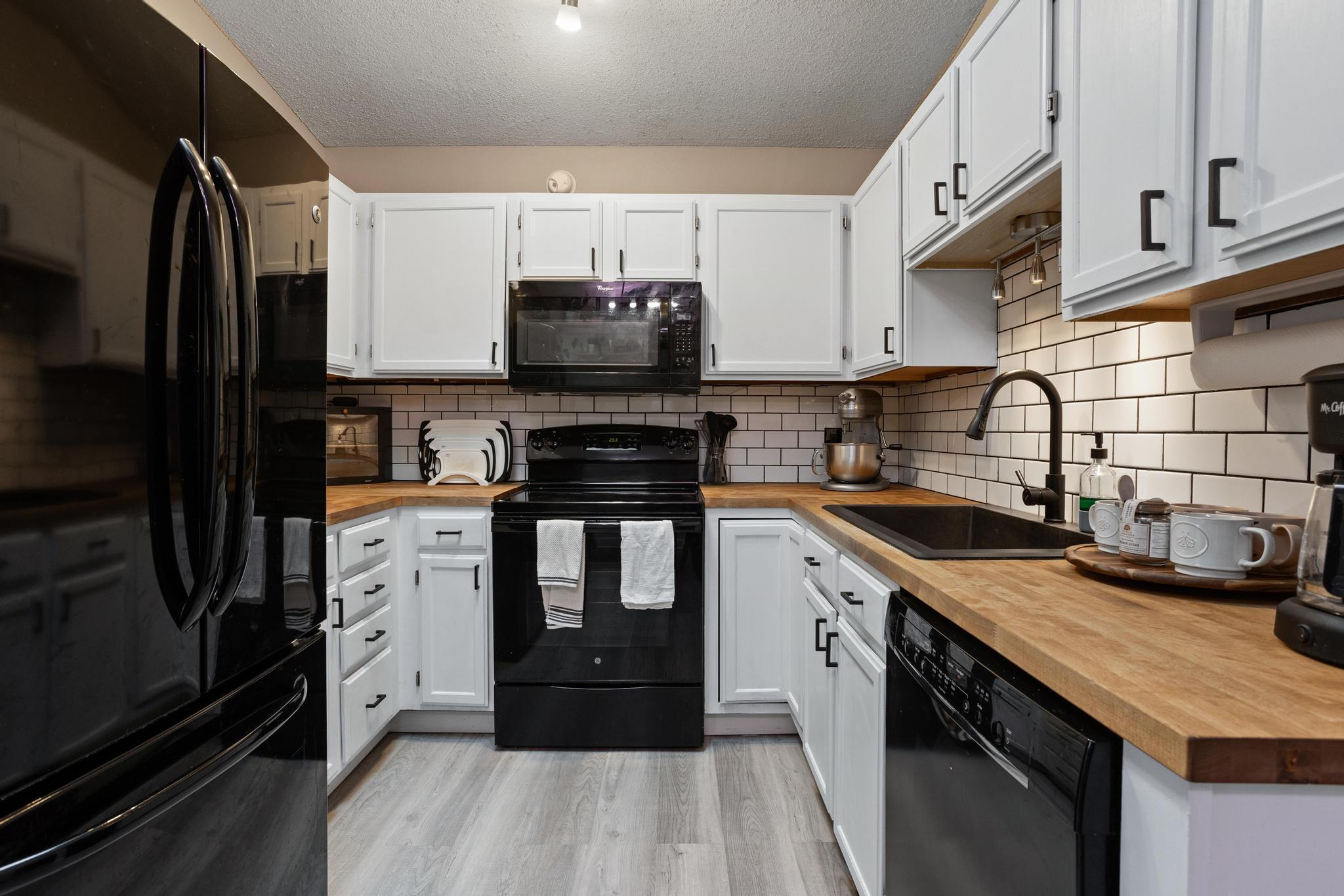 4404 Cinnamon Ridge Trail Eagan, MN 55122 - Photo 9 of 31