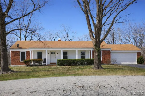 $279,900 | 54 Fairview Drive, Hillsboro, MO 63050