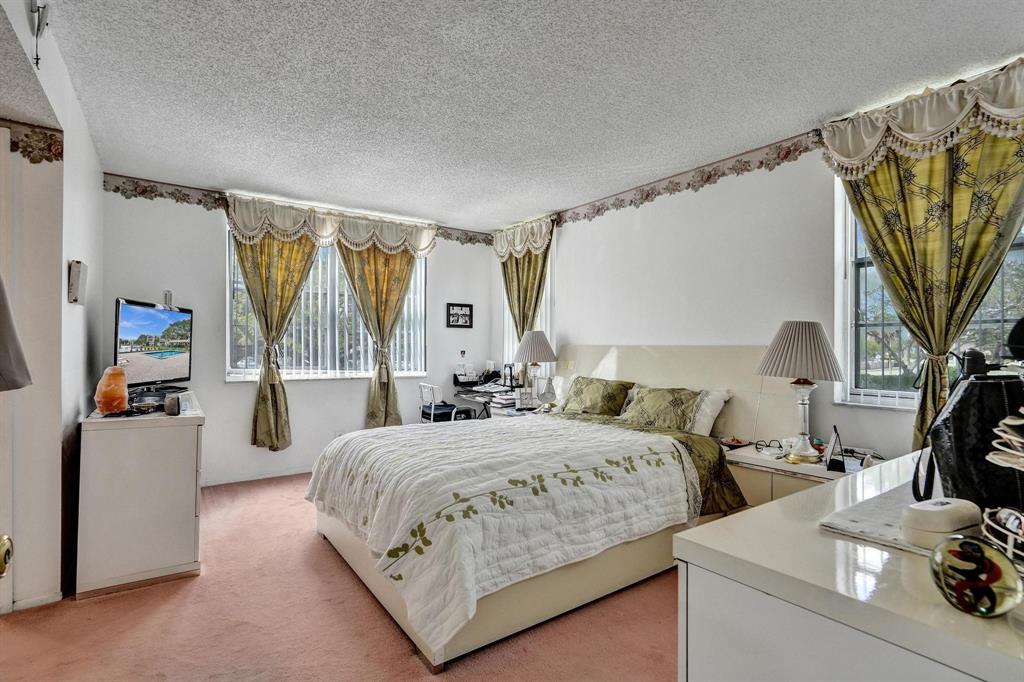 9340 Lagoon Place, Unit 209 Davie, FL 33324 - Photo 13 of 43