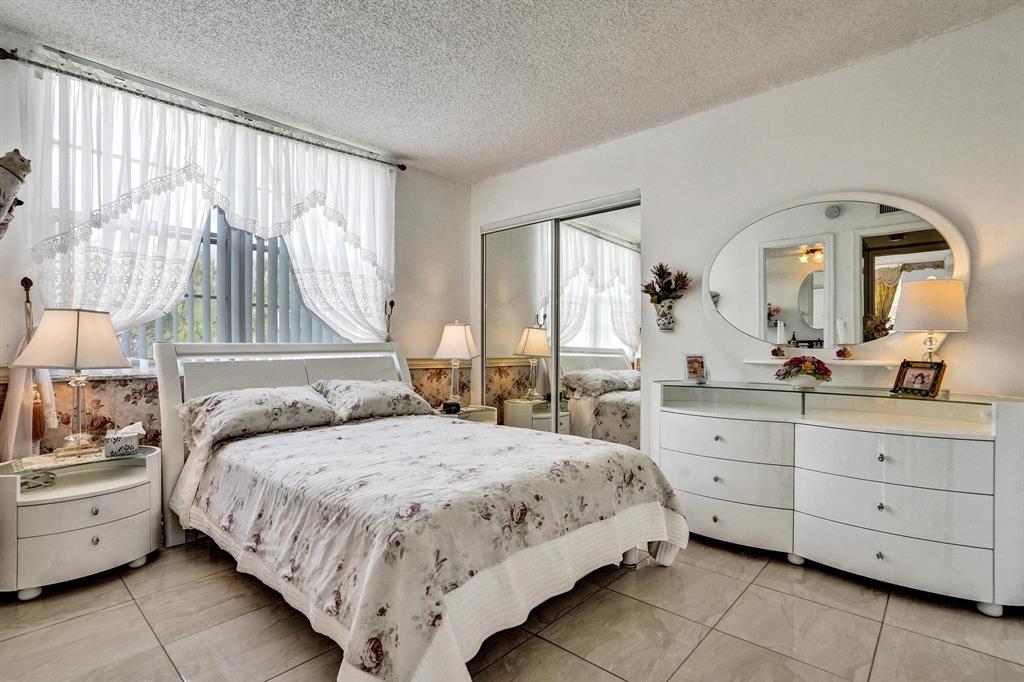 9340 Lagoon Place, Unit 209 Davie, FL 33324 - Photo 16 of 43