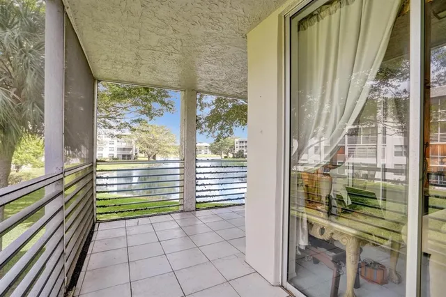 $209,900 | 9340 Lagoon Place, Unit 209, Davie, FL 33324