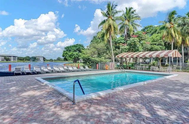 $209,900 | 9340 Lagoon Place, Unit 209, Davie, FL 33324