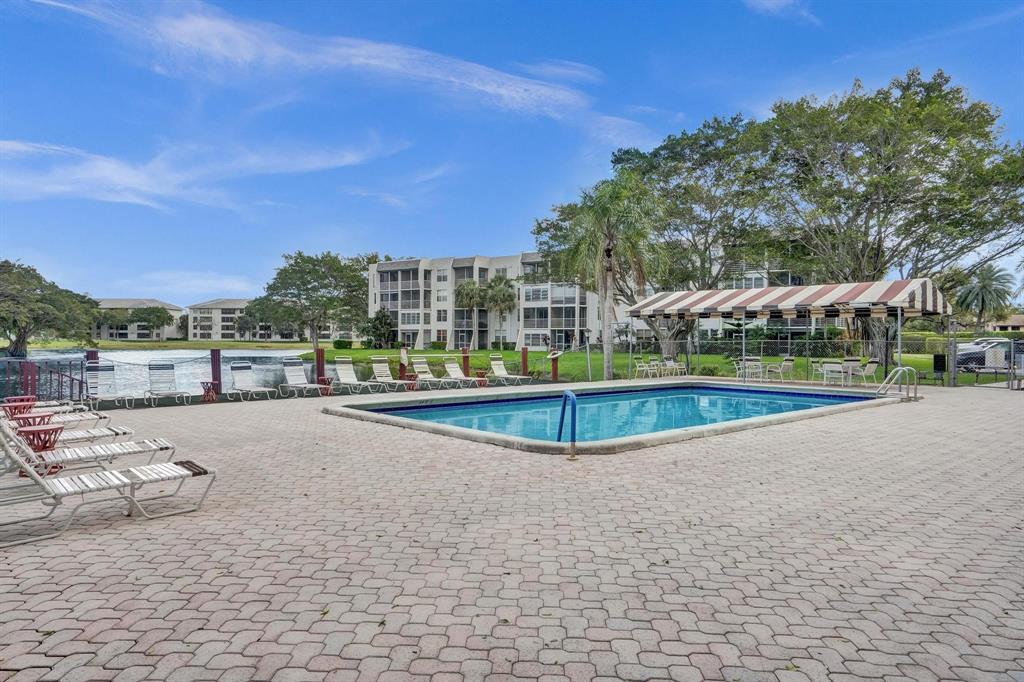 9340 Lagoon Place, Unit 209 Davie, FL 33324 - Photo 28 of 43