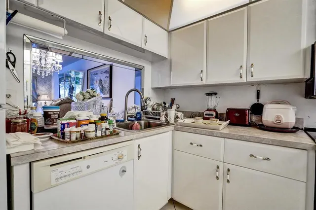 $209,900 | 9340 Lagoon Place, Unit 209, Davie, FL 33324