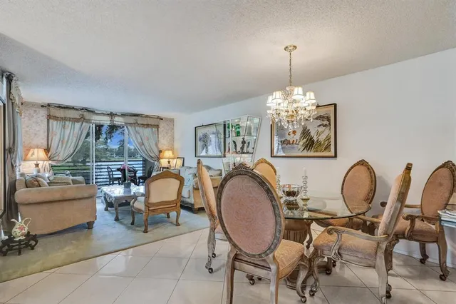 $209,900 | 9340 Lagoon Place, Unit 209, Davie, FL 33324