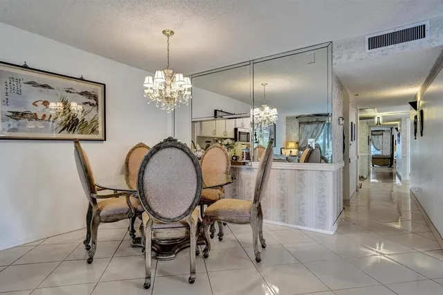 $209,900 | 9340 Lagoon Place, Unit 209, Davie, FL 33324