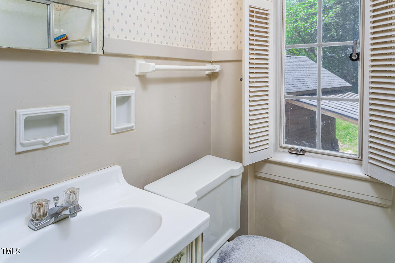 3011 Eton Road Raleigh, NC 27608 - Photo 28 of 44 2nd floor Full Bath