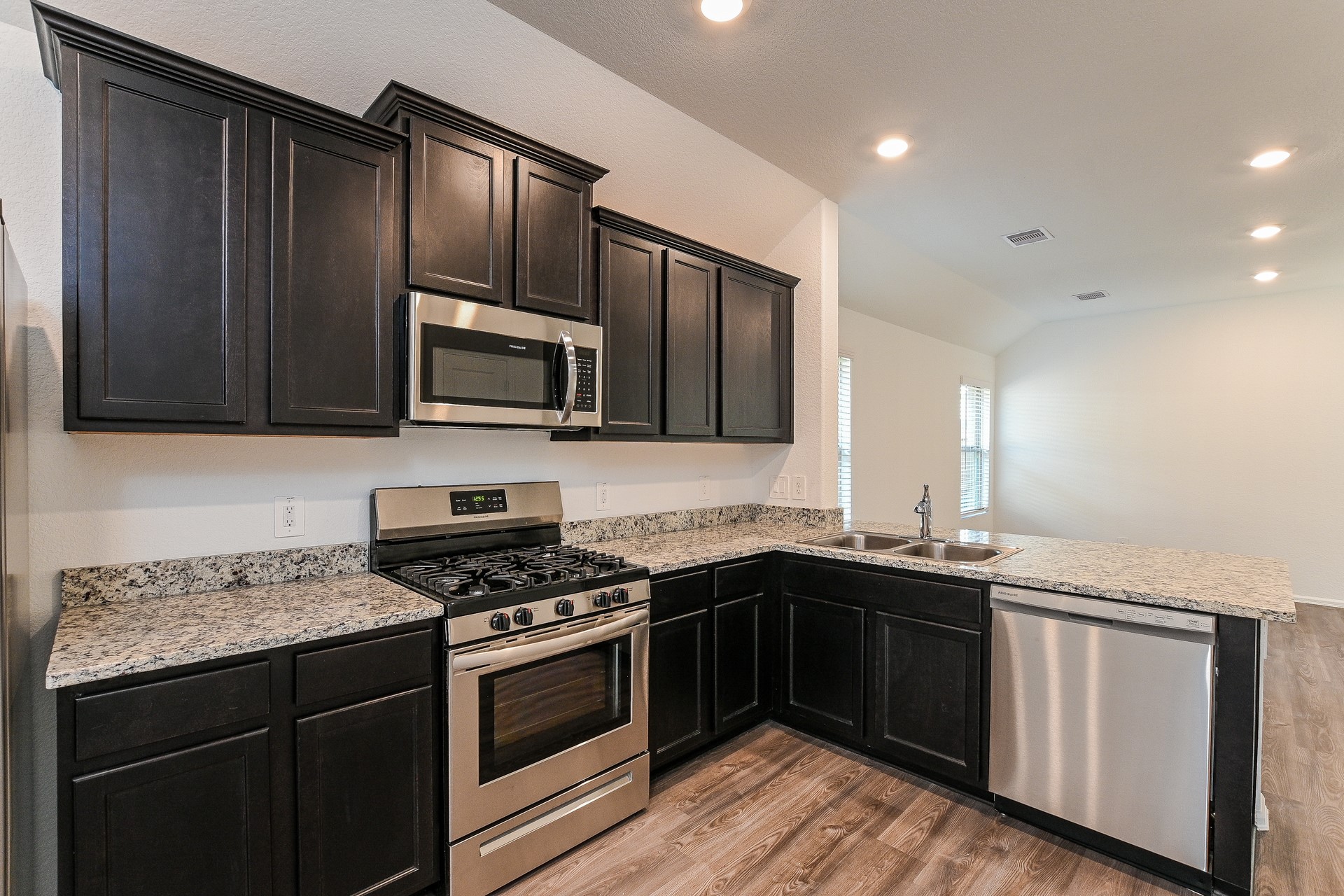 18446 Summit Ranch Drive Hockley, TX 77447 - Photo 8 of 15 Gallery Image 8