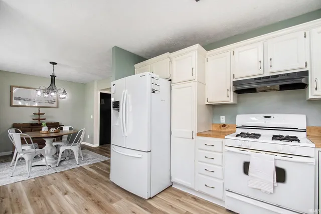 $344,900 | 510 Caprice Drive, Middlebury, IN 46540