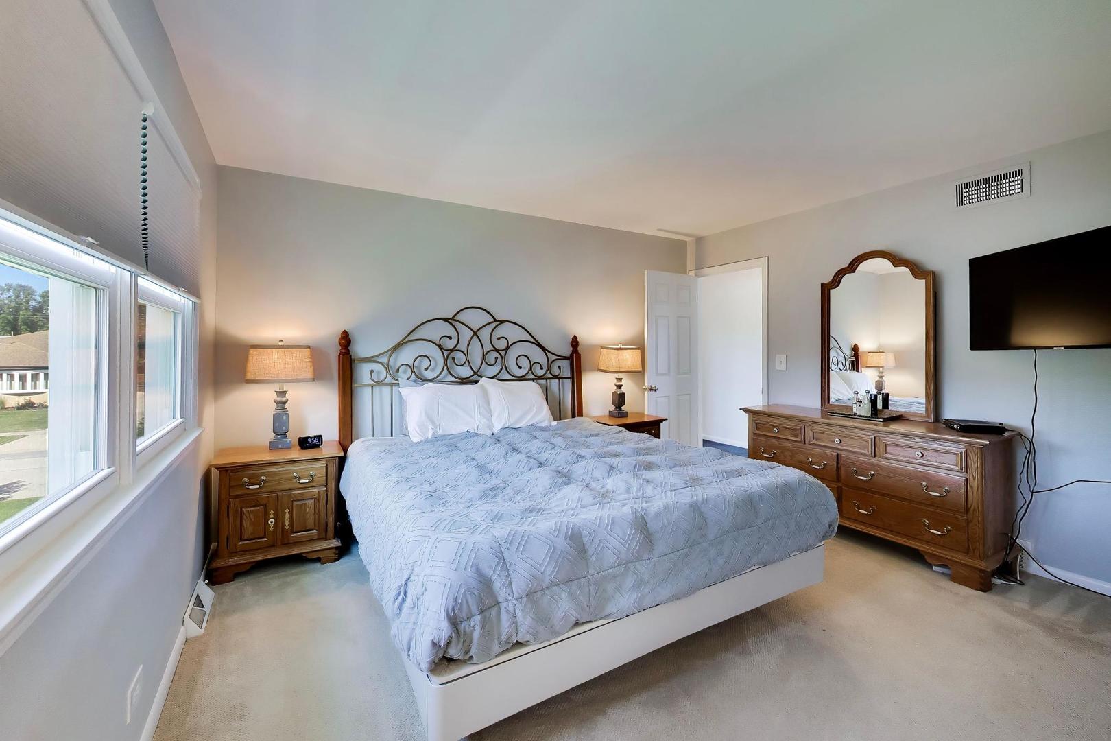 2505 East Mayfair Road Arlington Heights, IL 60004 - Photo 15 of 33