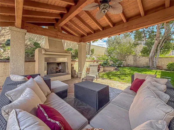$1,150,000 | 7204 University Drive, Moorpark, CA 93021