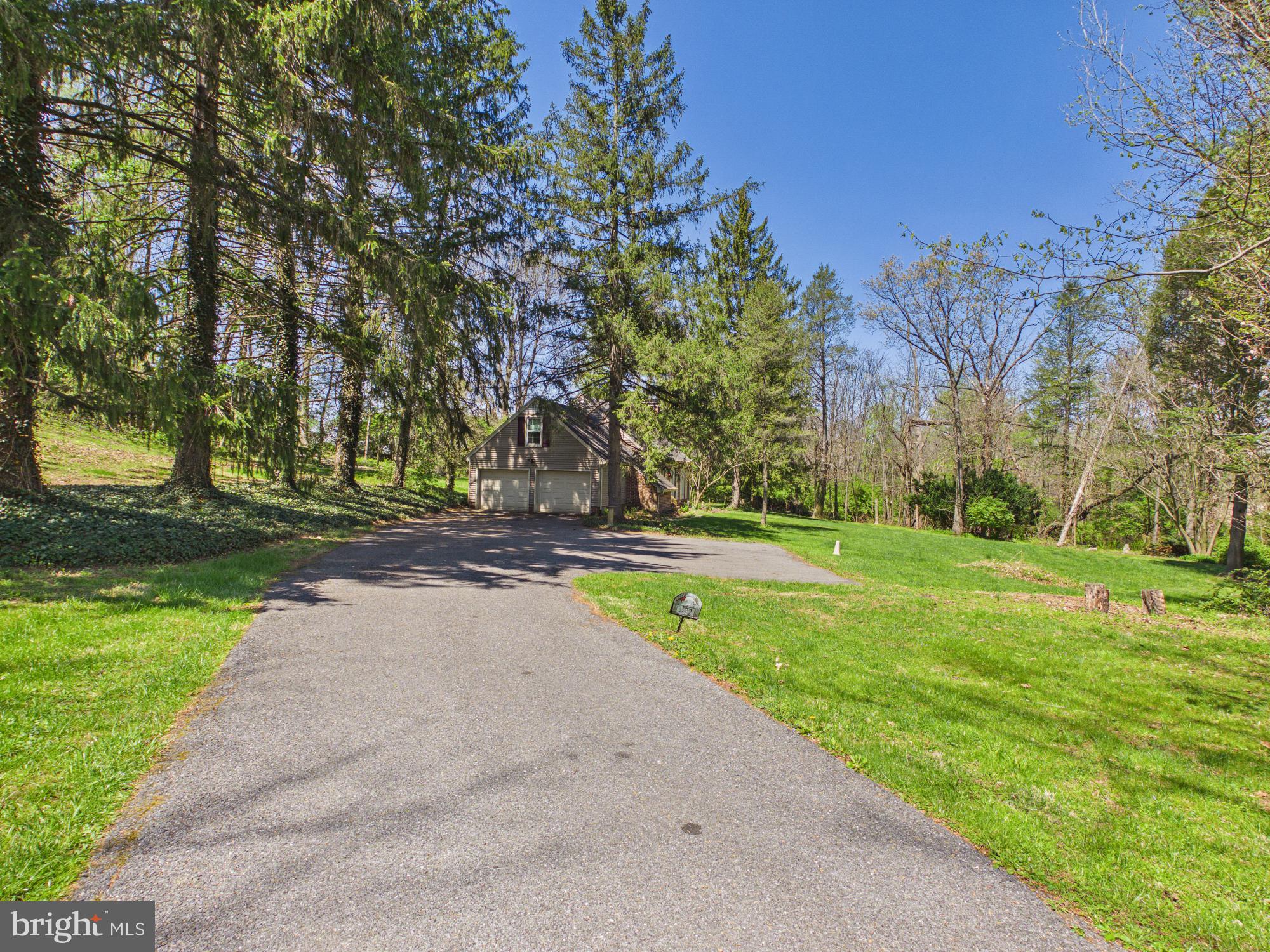 372 Burnt House Road Carlisle, PA 17015 - Photo 4 of 55