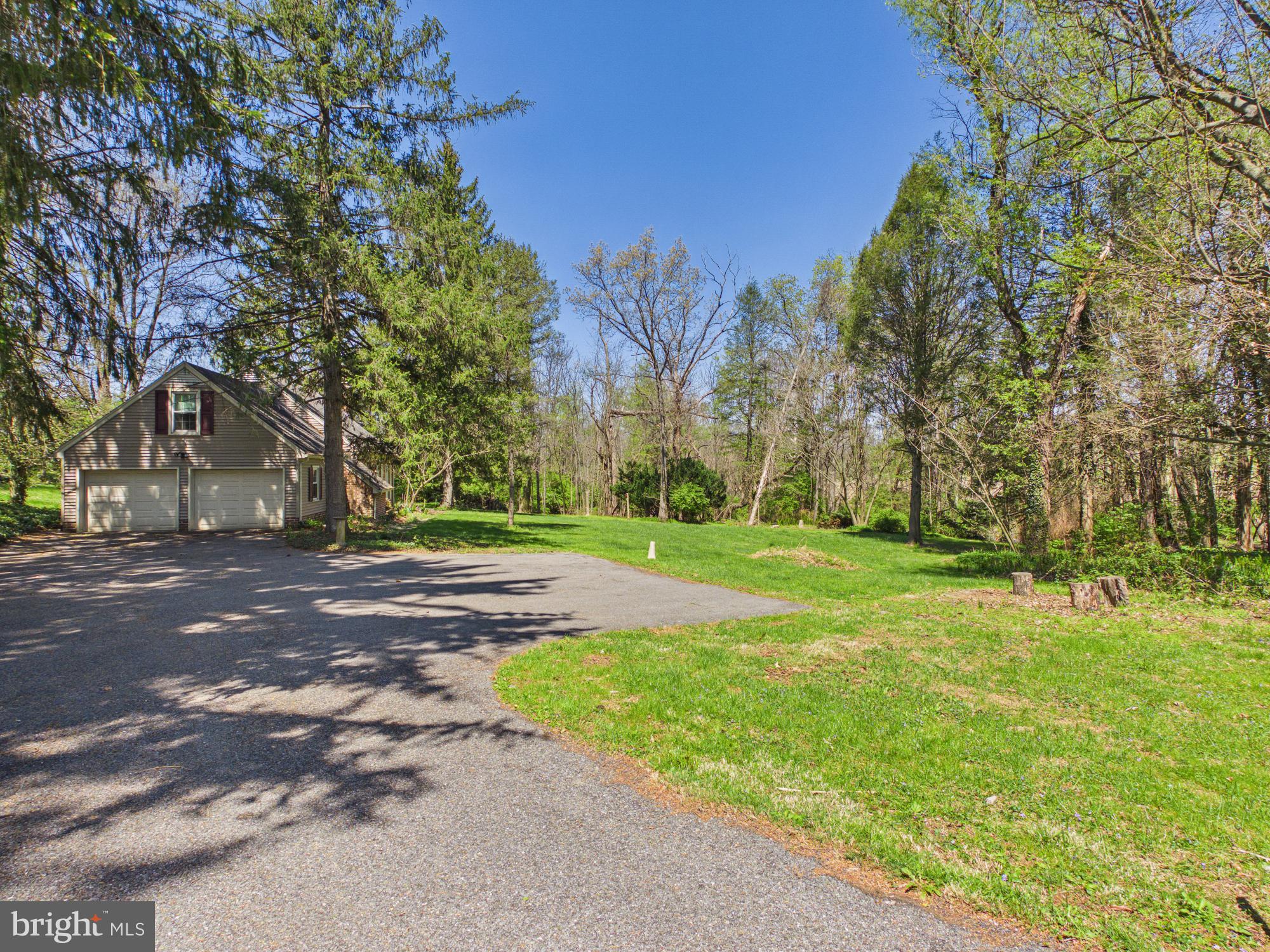 372 Burnt House Road Carlisle, PA 17015 - Photo 6 of 55