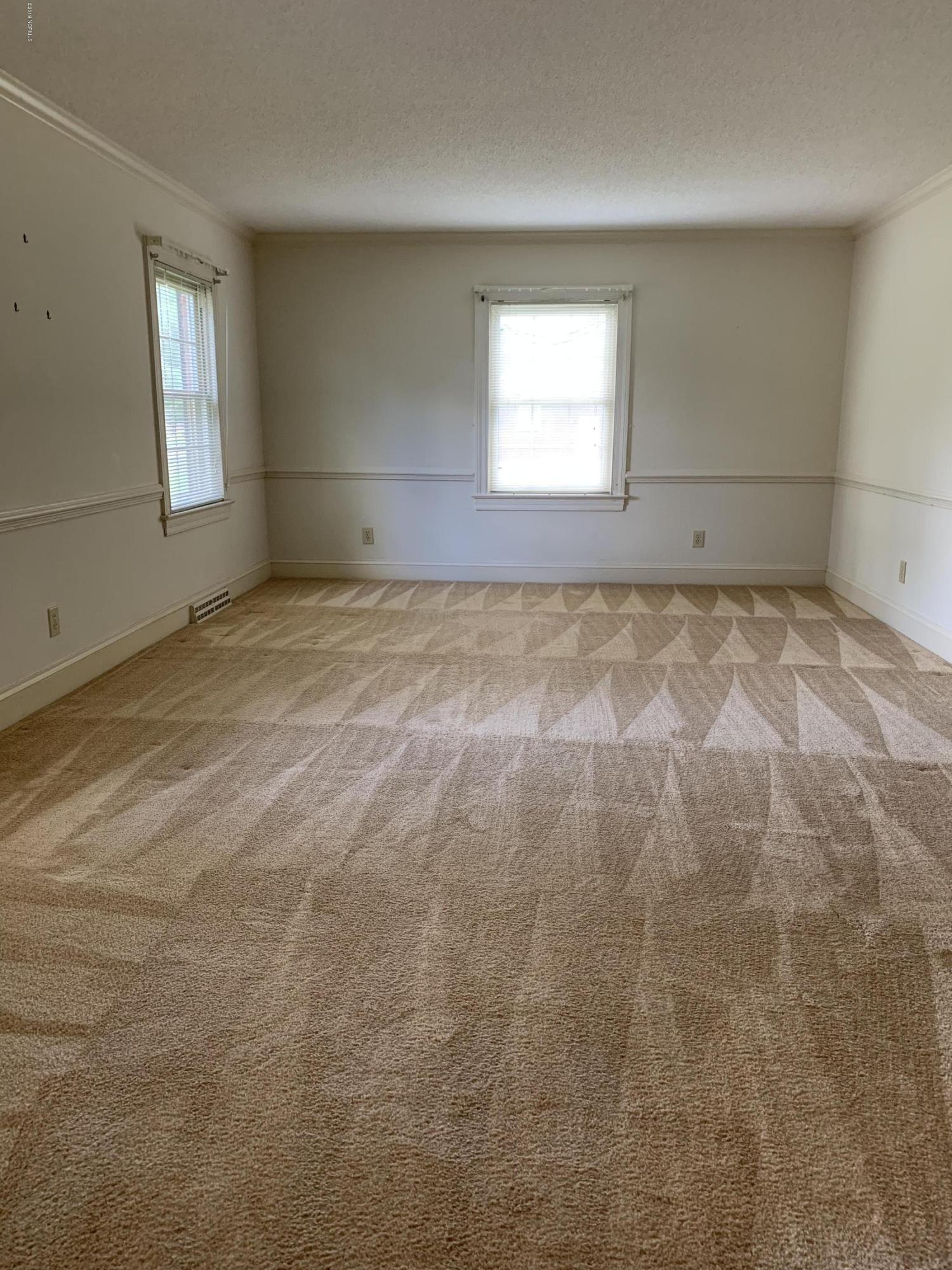 3203 Hodges Road Kinston, NC 28504 - Photo 12 of 24 Living room