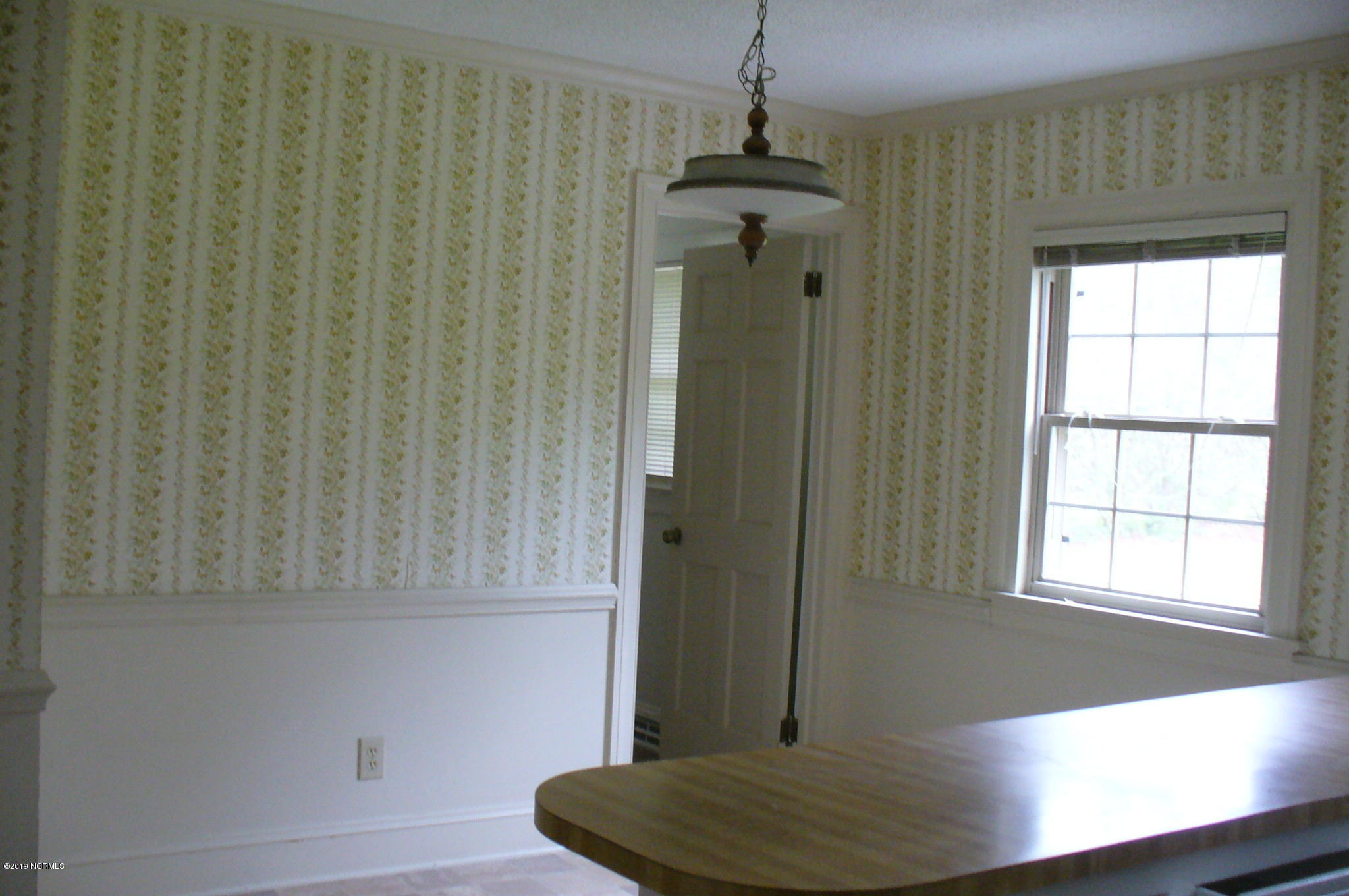 3203 Hodges Road Kinston, NC 28504 - Photo 6 of 24 Eatin kitchen