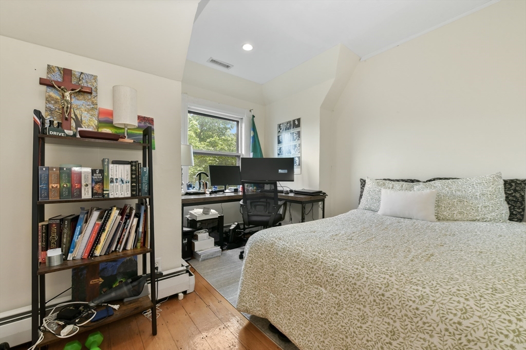1774 Beacon Street, Unit 6 Brookline, MA 02445 - Photo 11 of 20