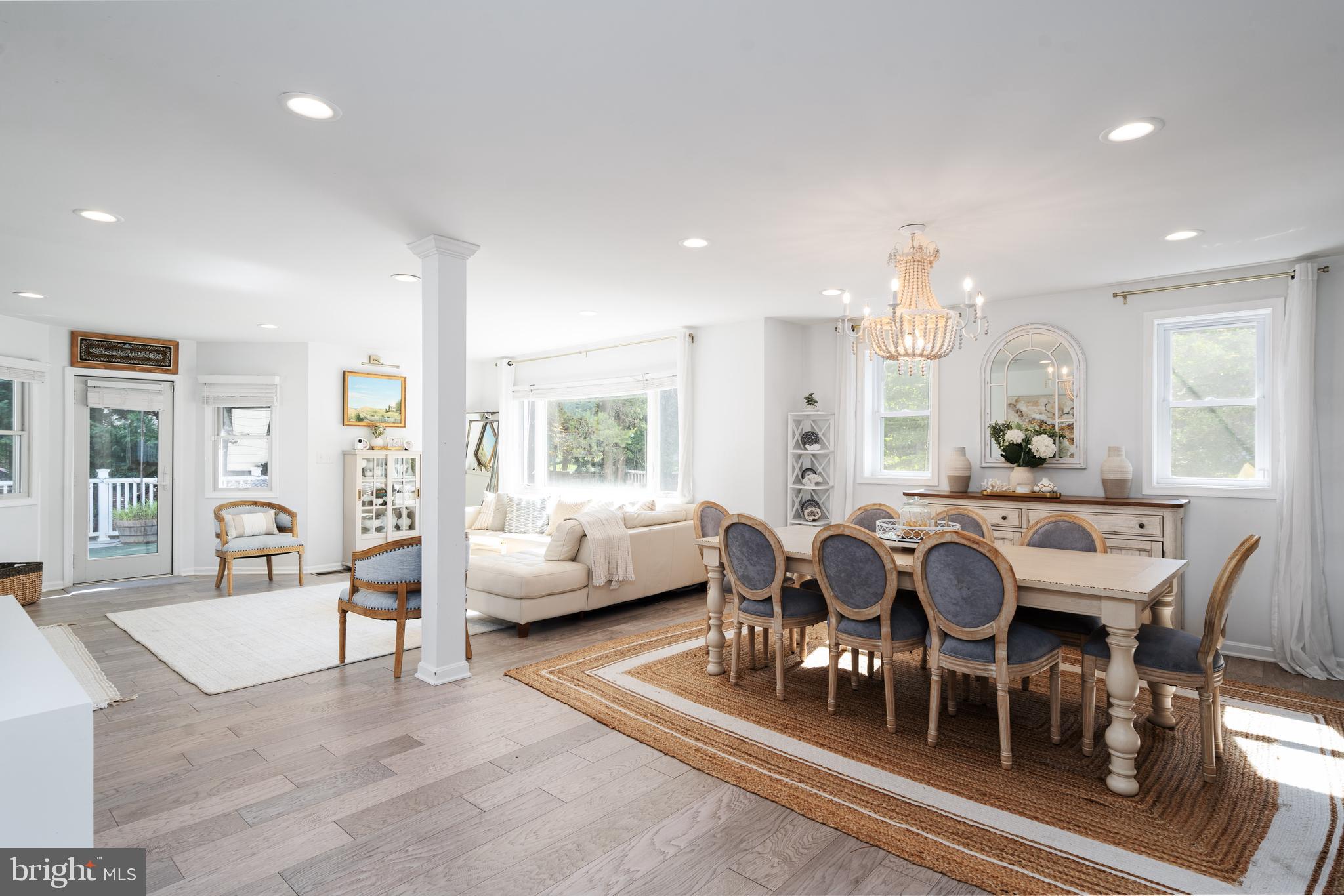 6401 Winnepeg Road Bethesda, MD 20817 - Photo 5 of 41 a view of a dining room with furniture