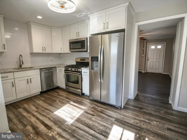 $2,100 | 24 West Front Street, Bridgeport, PA 19405