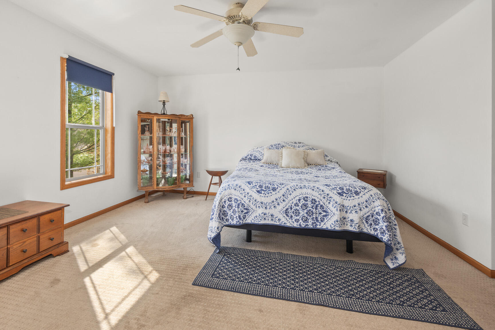 1300 Oak Tree Court Slinger, WI 53086 - Photo 23 of 40 Primary Bedroom