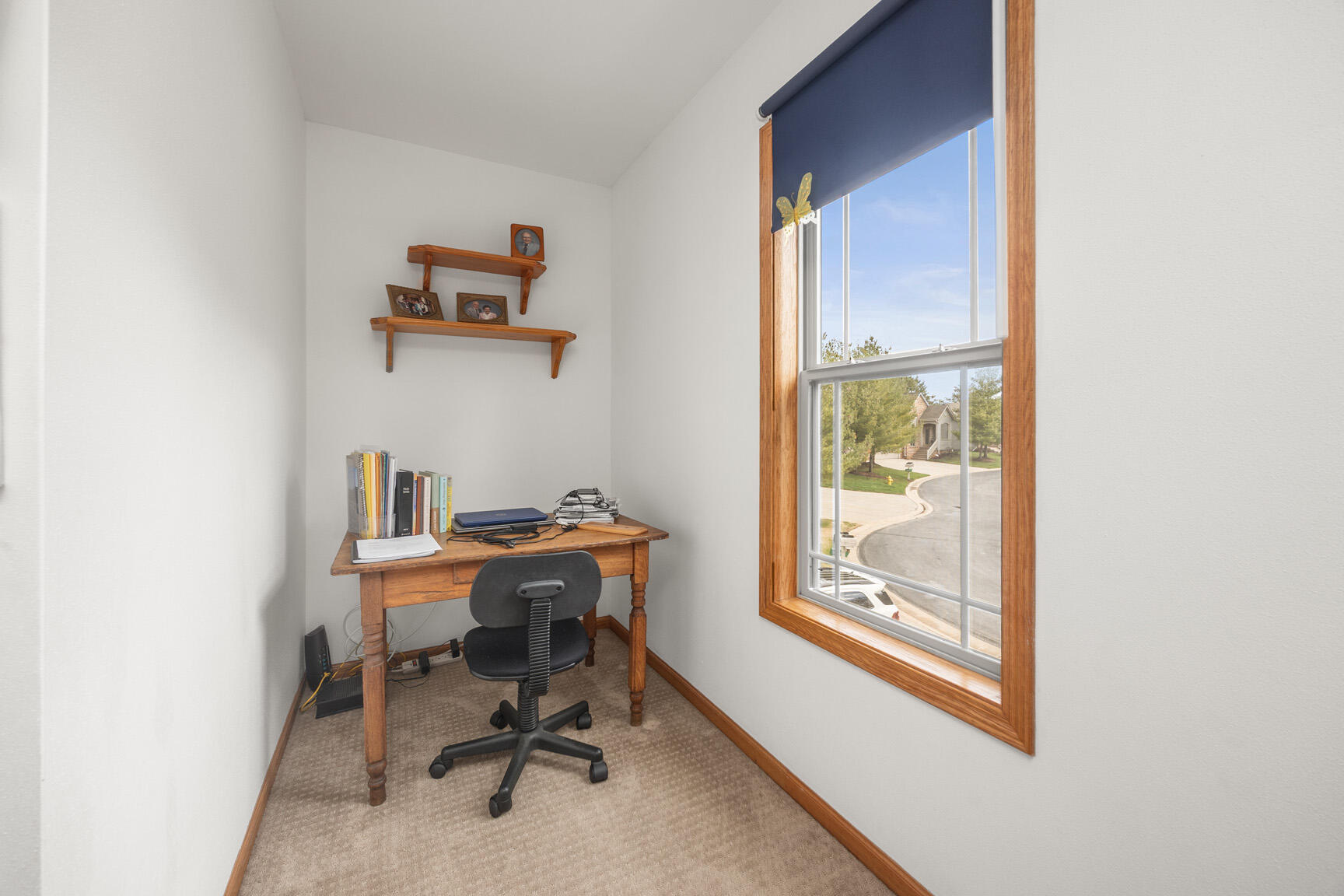 1300 Oak Tree Court Slinger, WI 53086 - Photo 27 of 40 Desk Area in Primary Bedroom