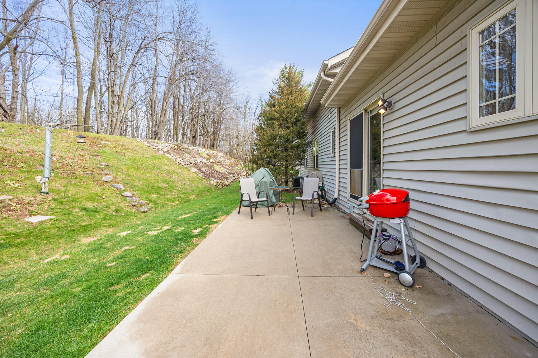 1300 Oak Tree Court Slinger, WI 53086 - Photo 28 of 40 PAtio