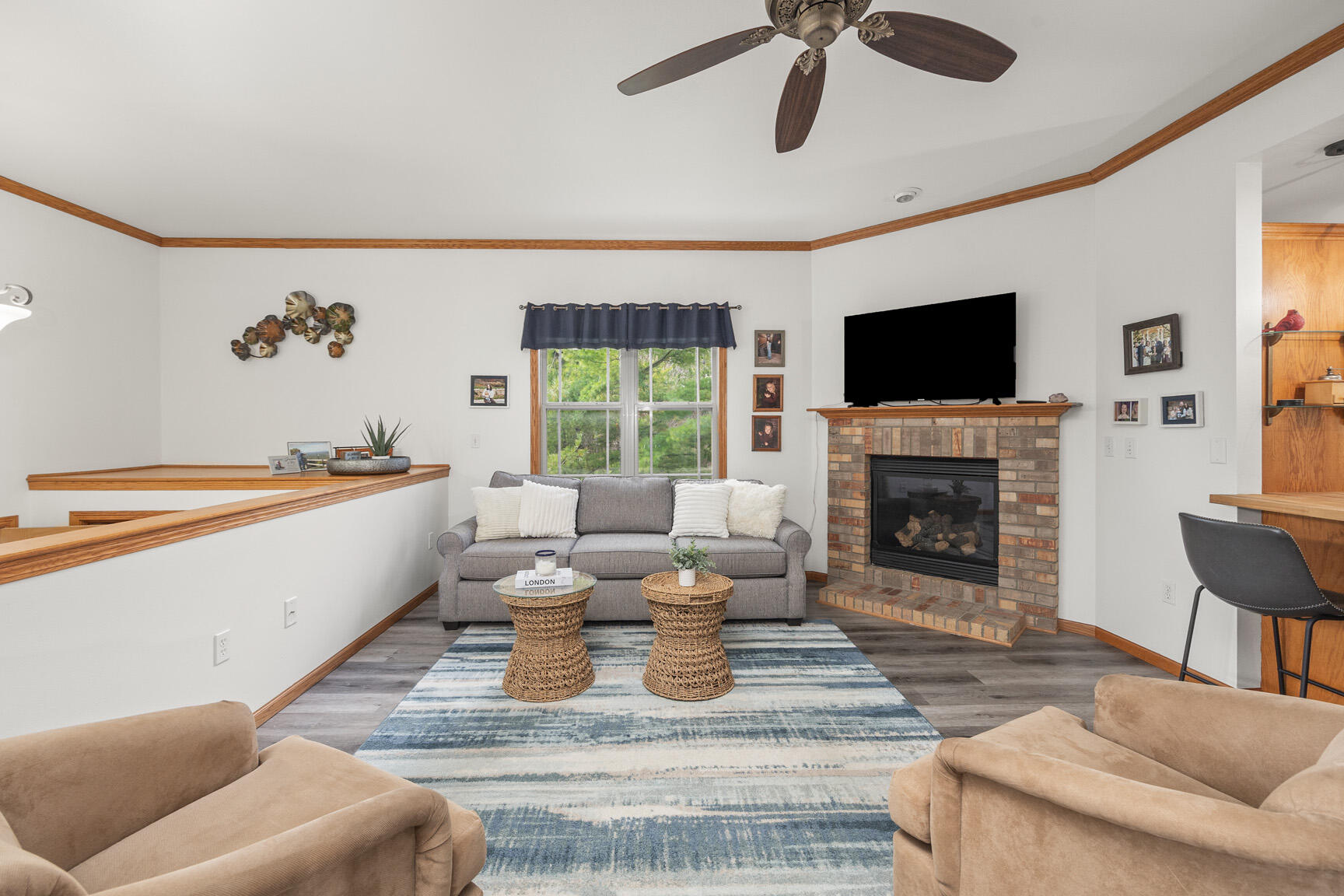 1300 Oak Tree Court Slinger, WI 53086 - Photo 7 of 40 Living Room