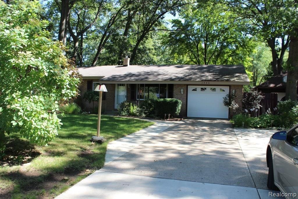 2846 Riverside Drive Port Huron, MI 48060 - Photo 2 of 10 Front of home