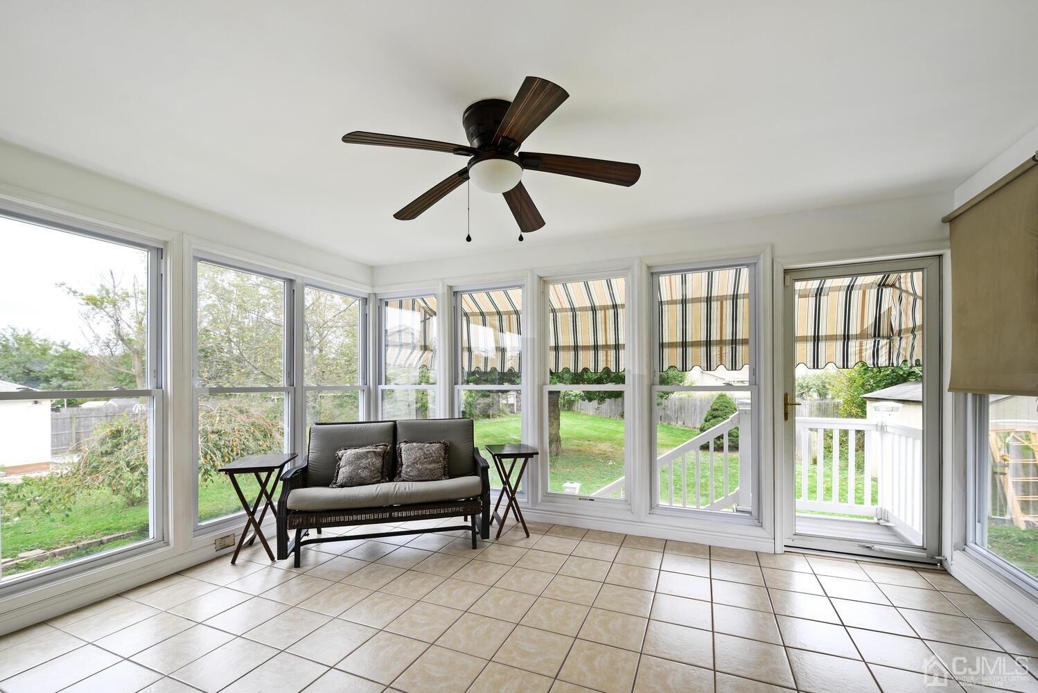 28 Rector Avenue Woodbridge, NJ 07095 - Photo 30 of 32 a living room with furniture and a large window