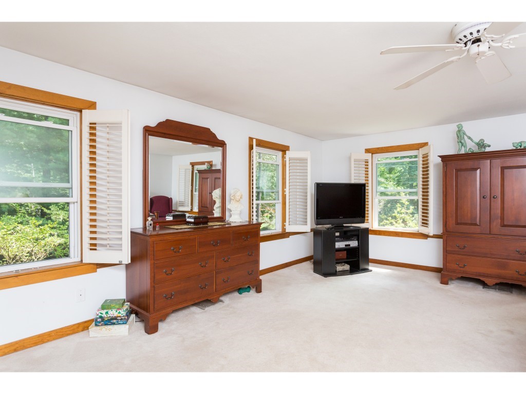 8 Colonial Way Exeter, NH 03833 - Photo 17 of 36 Gallery Image 17