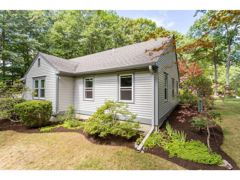 8 Colonial Way Exeter, NH 03833 - Photo 33 of 36 Gallery Image 33