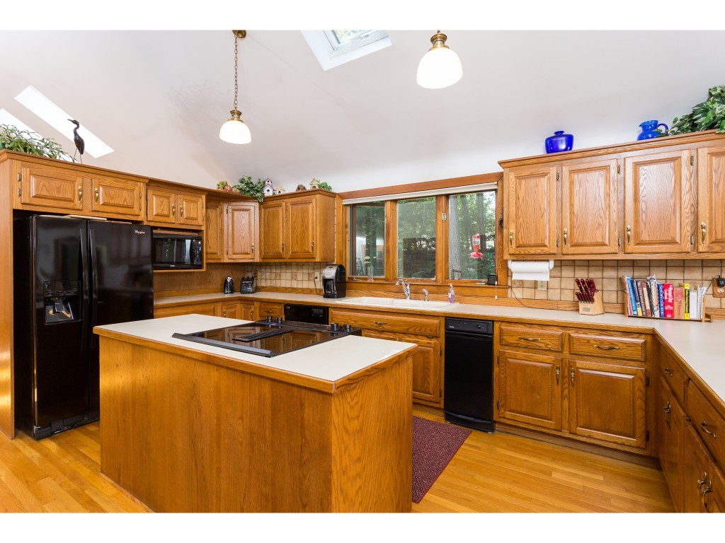 8 Colonial Way Exeter, NH 03833 - Photo 5 of 36 Gallery Image 5