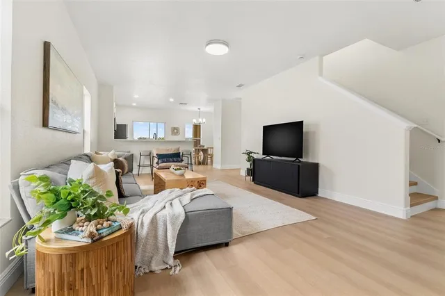 $339,000 | 1112 Seminole Sky Drive, Ruskin, FL 33570