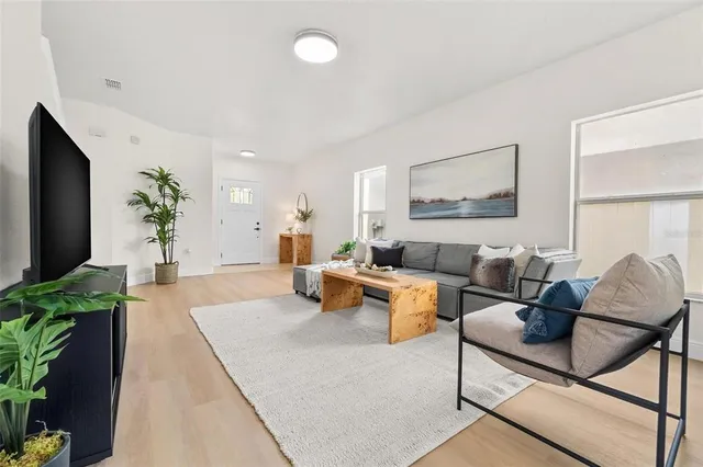 $339,000 | 1112 Seminole Sky Drive, Ruskin, FL 33570