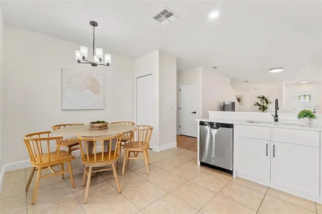 $339,000 | 1112 Seminole Sky Drive, Ruskin, FL 33570