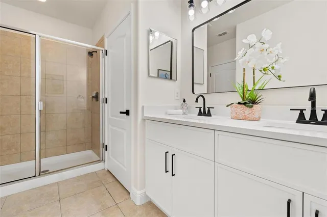 $339,000 | 1112 Seminole Sky Drive, Ruskin, FL 33570