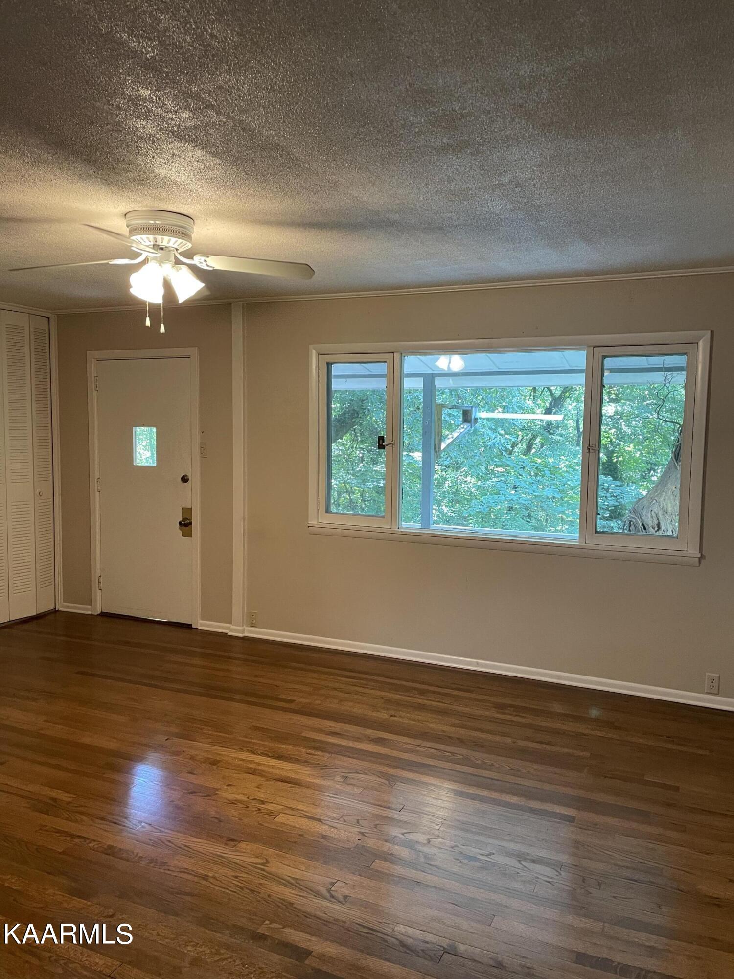 169 California Avenue Oak Ridge, TN 37830 - Photo 18 of 43 F6A387CF-F0E9-4521-B97A-80D4EA02997E