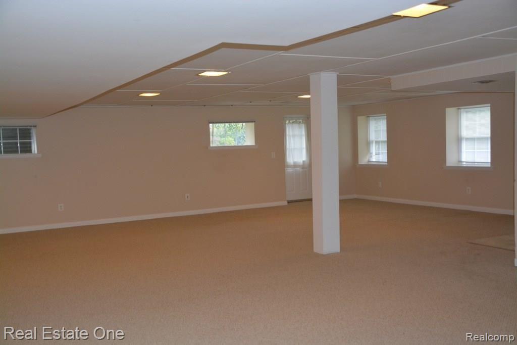 2748 West Tienken Road Rochester, MI 48306 - Photo 22 of 27 07-DSC_0922 - Copy (2).JPG