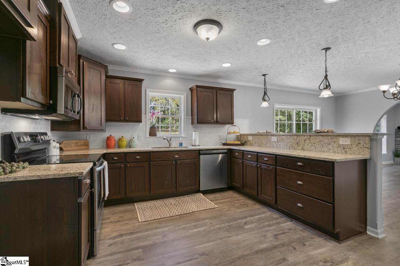 145 Waspnest Road Lyman, SC 29365 - Photo 6 of 36 Gallery Image 6