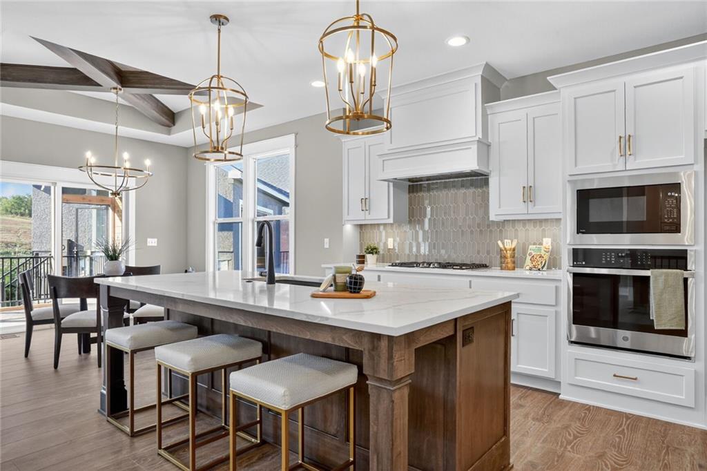 11560 North Olathe View Road Olathe, KS 66061 - Photo 5 of 26