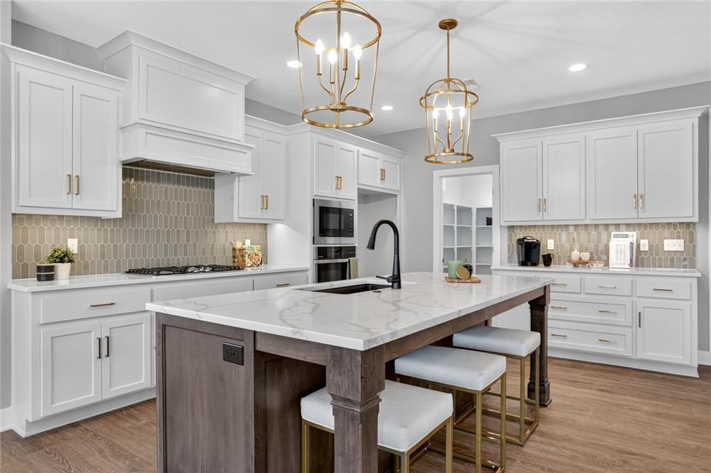 11560 North Olathe View Road Olathe, KS 66061 - Photo 6 of 26