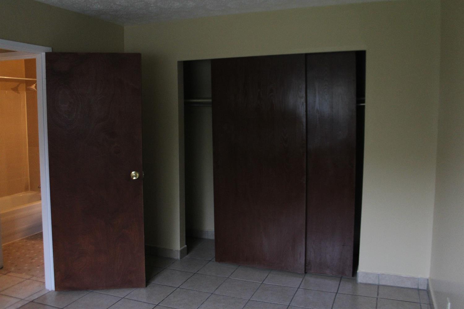 2577 West Galbraith Road, Unit 4 Cincinnati, OH 45239 - Photo 11 of 18