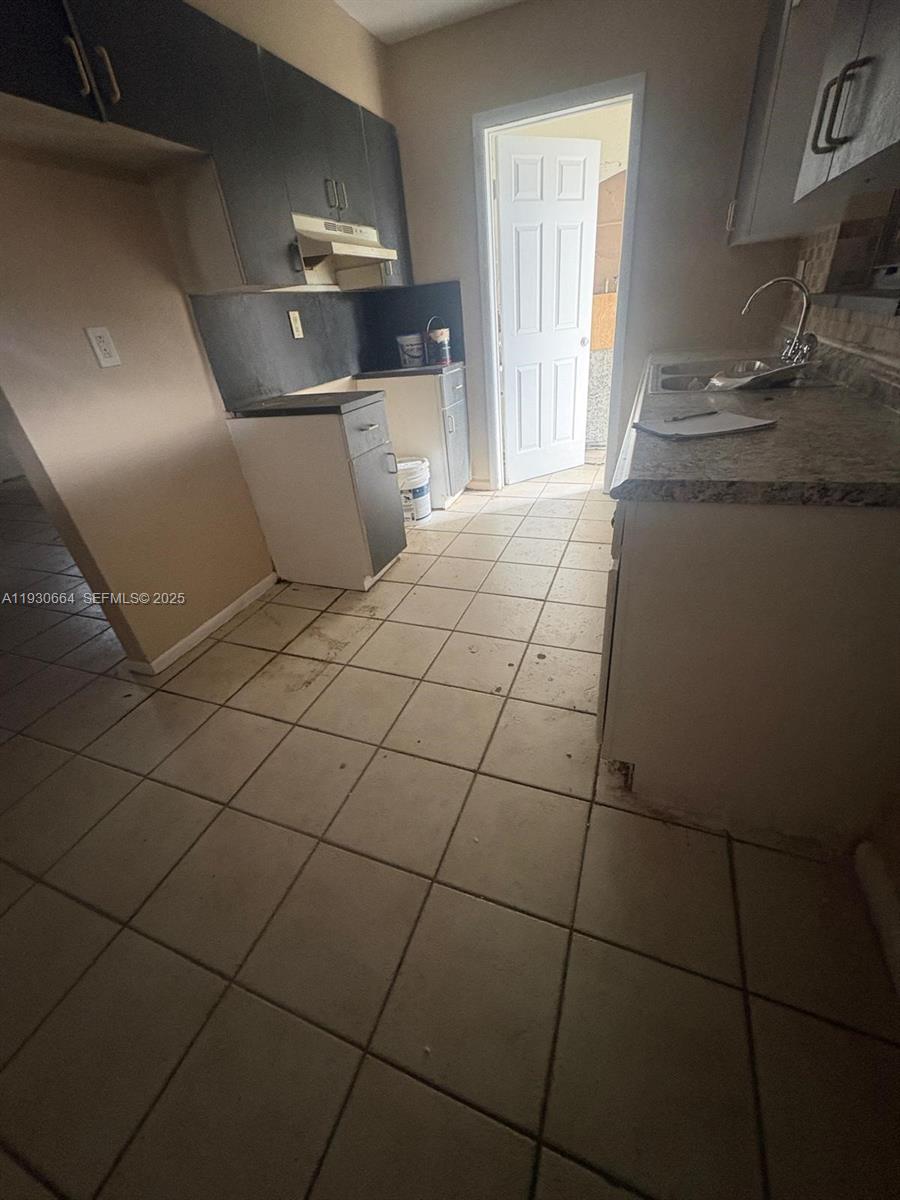 781 Northwest 22nd Road Fort Lauderdale, FL 33311 - Photo 9 of 12