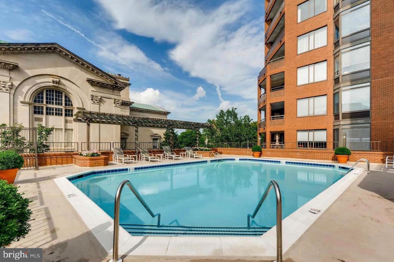 3704 North Charles Street, Unit 406 Baltimore, MD 21218 - Photo 51 of 65 Pool