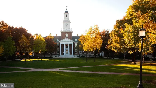 $399,500 | 3704 North Charles Street, Unit 406, Baltimore, MD 21218