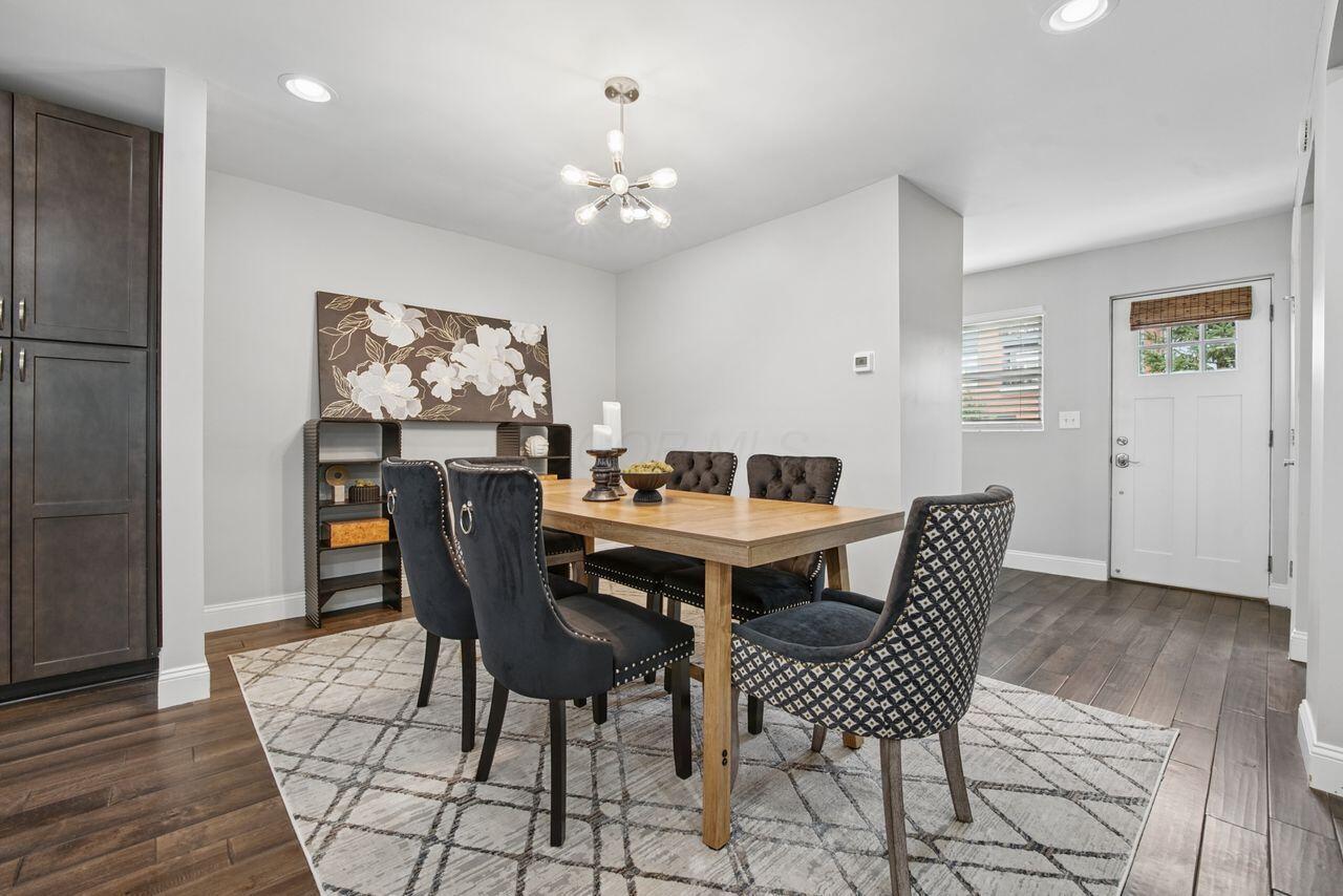 1430 Ashdowne Road Upper Arlington, OH 43221 - Photo 11 of 51 Ample dining area