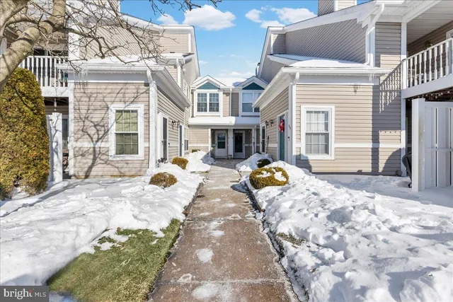 $279,000 | 222 Steeplechase Court, Woodbury, NJ 08096