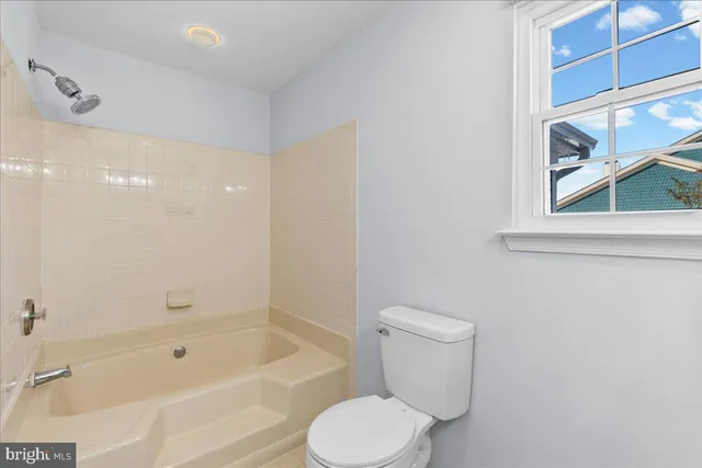 $279,000 | 222 Steeplechase Court, Woodbury, NJ 08096