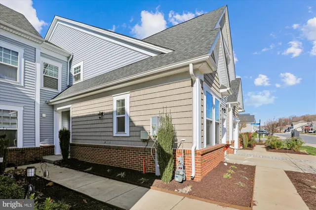 a view of a back yard of the house