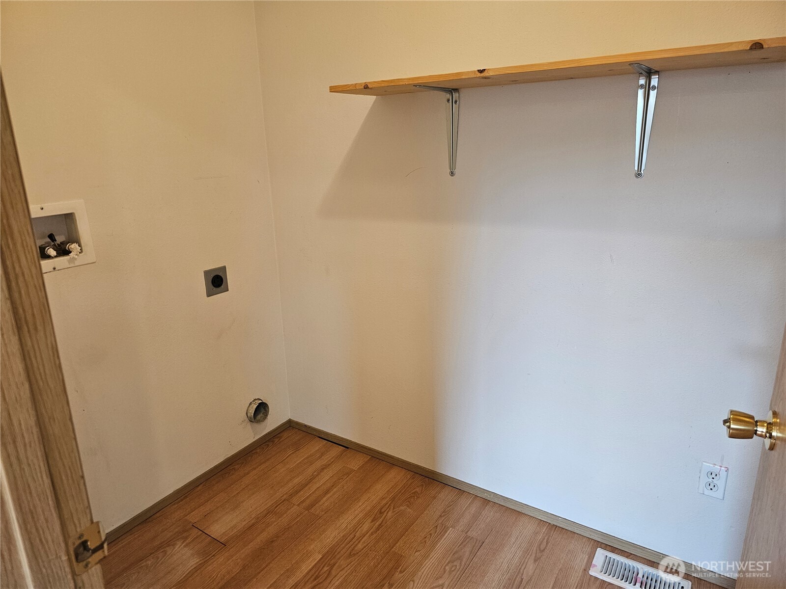 9814 Greenleaf Loop Southeast Yelm, WA 98597 - Photo 17 of 33 a view of small space