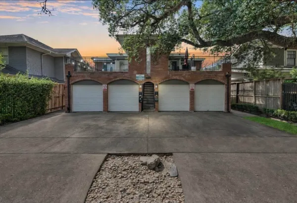 $2,600 | 705 Harold Street, Unit 1, Houston, TX 77006